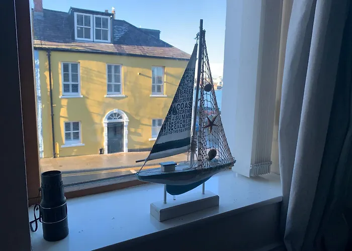 Harbour View Luxury Comfortable Holiday Apartment